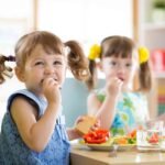 How to Choose Healthy Snacks for Kids