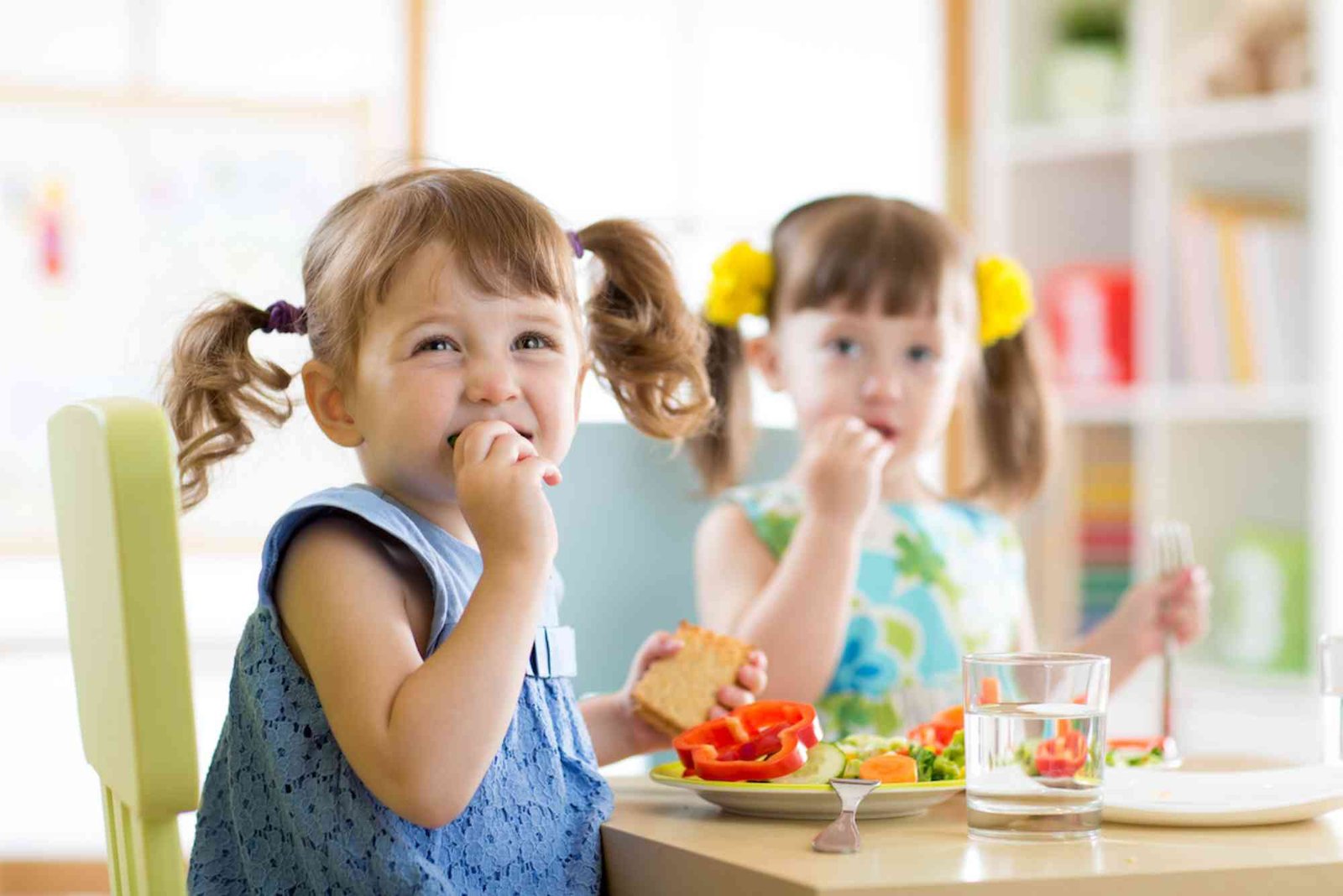 How to Choose Healthy Snacks for Kids