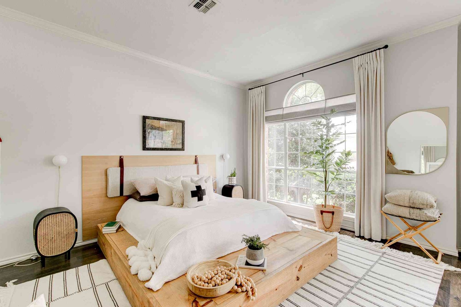 Small Space Decor: Tips for Making Rooms Look Bigger