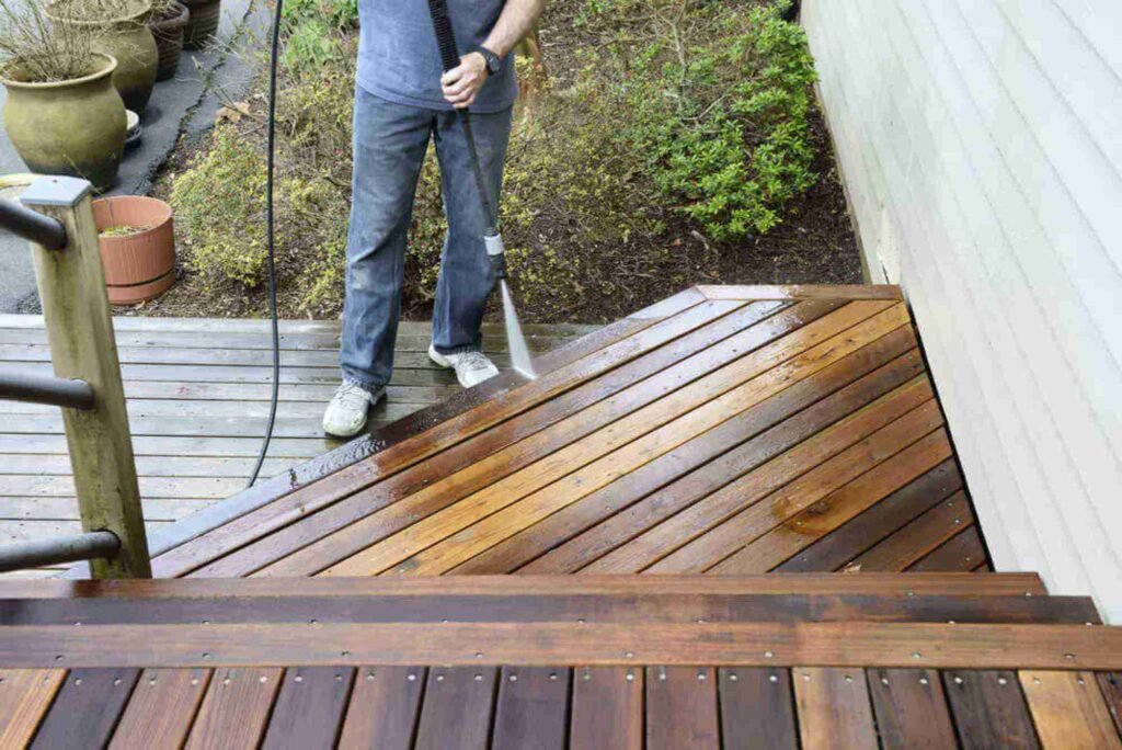 Deck Staining in Eau Claire WI 